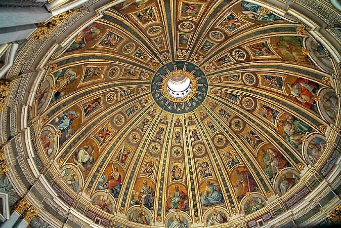 Beautiful-Dome-Inside-St.-Peters-Basilica